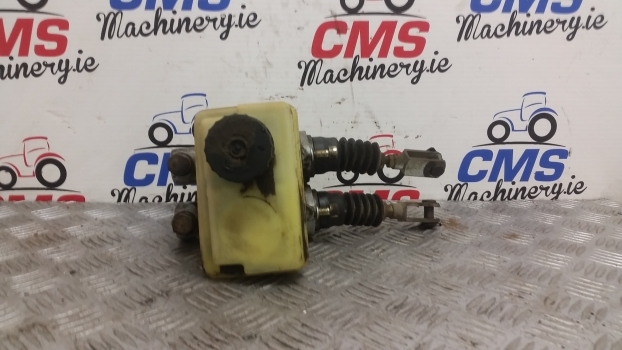 Fiat F140, F Series, Brakes Master Cylinder Assembly 5145630, 5145631 - Cilindro de freno para Tractor: foto 2 Fiat F140, F Series, Brakes Master Cylinder Assembly 5145630, 5145631 - Cilindro de freno para Tractor: foto 2