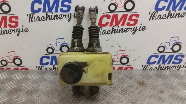 Fiat F140, F Series, Brakes Master Cylinder Assembly 5145630, 5145631 - Cilindro de freno para Tractor: foto 3 Fiat F140, F Series, Brakes Master Cylinder Assembly 5145630, 5145631 - Cilindro de freno para Tractor: foto 3