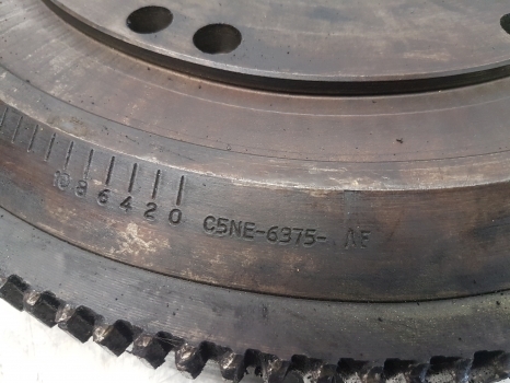 Ford 4000, 4100, 2600, 3600, 4600, 231 Engine Flywheel C5ne6375ae, 81804182 - Volante de inercia para Tractor: foto 2 Ford 4000, 4100, 2600, 3600, 4600, 231 Engine Flywheel C5ne6375ae, 81804182 - Volante de inercia para Tractor: foto 2