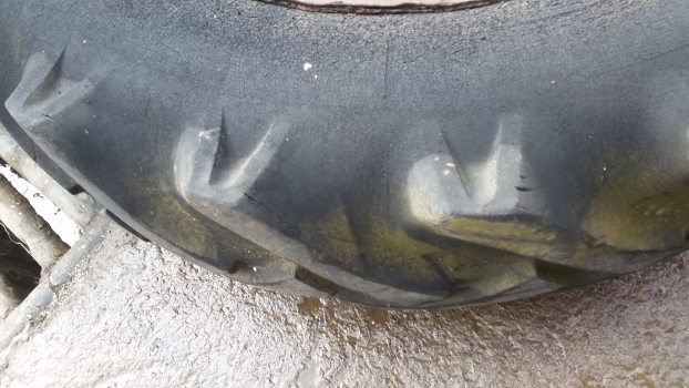 Ford 4000 Rear Wheel And Tyre 12.4/11-28. Please Check The Description - Rueda completa para Tractor: foto 5 Ford 4000 Rear Wheel And Tyre 12.4/11-28. Please Check The Description - Rueda completa para Tractor: foto 5