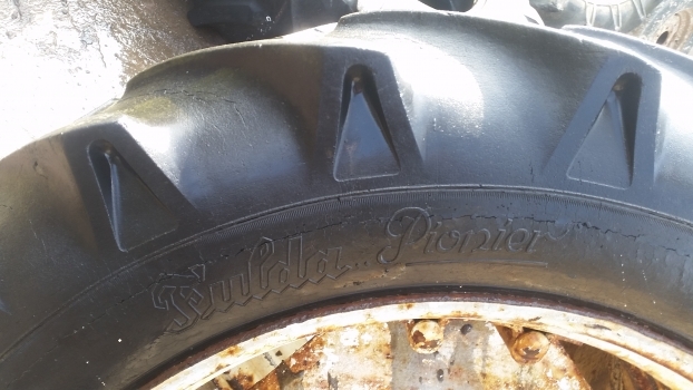Ford 4000 Rear Wheel And Tyre 12.4/11-32. Please Check By Description - Rueda completa para Tractor: foto 4 Ford 4000 Rear Wheel And Tyre 12.4/11-32. Please Check By Description - Rueda completa para Tractor: foto 4
