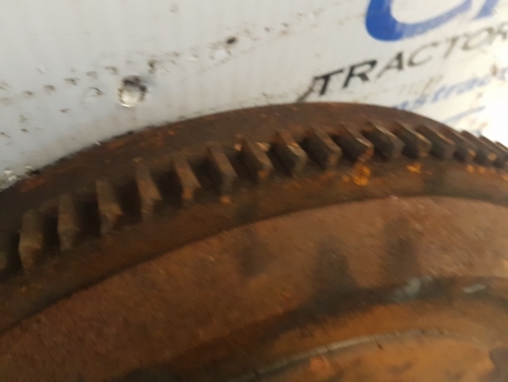 Ford 4600 Engine Flywheel And Ring Gear - Volante de inercia para Tractor: foto 2 Ford 4600 Engine Flywheel And Ring Gear - Volante de inercia para Tractor: foto 2
