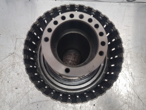 Ford New Holland 40 And Ts Series, 8240 Rear Clutch Housing, 82036853, 82016096 - Embrague y piezas para Maquinaria agrícola: foto 5 Ford New Holland 40 And Ts Series, 8240 Rear Clutch Housing, 82036853, 82016096 - Embrague y piezas para Maquinaria agrícola: foto 5