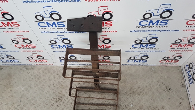 Ford New Holland 40, Ts Series, Ts110, 8340 Foot Step Lhs 82007896, 82007892 - Peldaño: foto 4 Ford New Holland 40, Ts Series, Ts110, 8340 Foot Step Lhs 82007896, 82007892 - Peldaño: foto 4