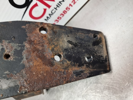 Ford New Holland 40, Ts Series Ts110, 8340 Foot Step Rhs Bracket 82007892 - Peldaño: foto 4 Ford New Holland 40, Ts Series Ts110, 8340 Foot Step Rhs Bracket 82007892 - Peldaño: foto 4
