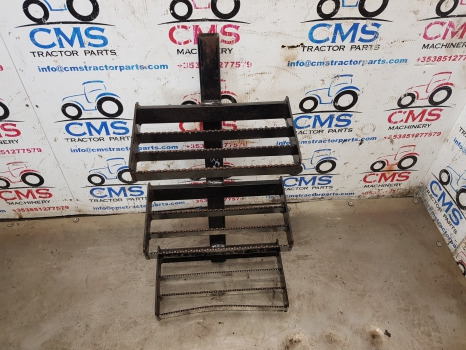 Ford New Holland 40, Ts ,ts110, 6640 Foot Step Assy Rhs 82008961,f0nn9420041bb - Peldaño: foto 1 Ford New Holland 40, Ts ,ts110, 6640 Foot Step Assy Rhs 82008961,f0nn9420041bb - Peldaño: foto 1