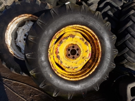 Ford Rear Wheel And Tyre 16.9/14-30 - Rueda completa para Tractor: foto 1 Ford Rear Wheel And Tyre 16.9/14-30 - Rueda completa para Tractor: foto 1