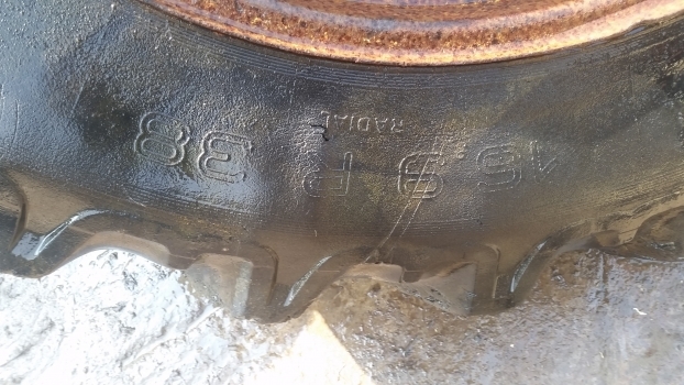 Ford Rear Wheel And Tyre 16.9-38. Please Check By The Photos. - Rueda completa para Tractor: foto 3 Ford Rear Wheel And Tyre 16.9-38. Please Check By The Photos. - Rueda completa para Tractor: foto 3