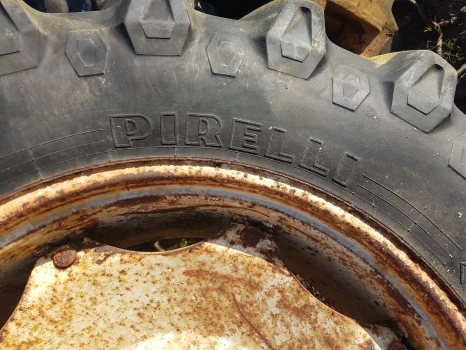 Ford Rear Wheel Complete R38 Pirelli Tm700 580/70r38 - Rueda completa para Tractor: foto 4 Ford Rear Wheel Complete R38 Pirelli Tm700 580/70r38 - Rueda completa para Tractor: foto 4