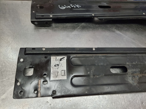 John Deere 6145r, 6r 185, 6r Radiator Side Panel Pair Aal206115, Al225183 - Radiador: foto 5 John Deere 6145r, 6r 185, 6r Radiator Side Panel Pair Aal206115, Al225183 - Radiador: foto 5