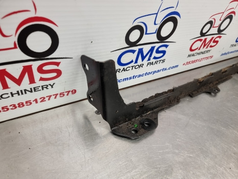 John Deere 6145r, 6r Series, Bbottom Front Hood Support L206141 - Carrocería y exterior: foto 3 John Deere 6145r, 6r Series, Bbottom Front Hood Support L206141 - Carrocería y exterior: foto 3