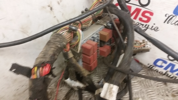 Landini Mythos Tdi 115 Cab Fuse Box Wiring Loom Set - Cables/ Alambres para Tractor: foto 4 Landini Mythos Tdi 115 Cab Fuse Box Wiring Loom Set - Cables/ Alambres para Tractor: foto 4