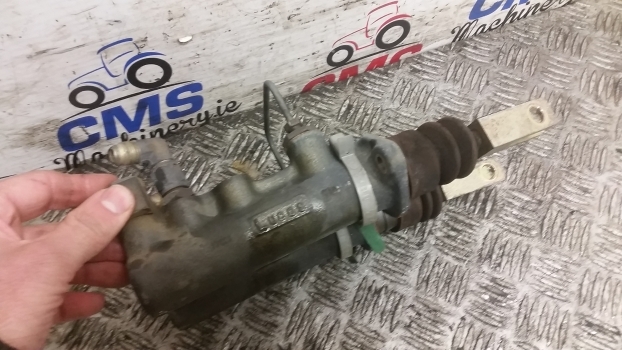 Massey Ferguson 3050, 3630, 6150, 8150 Brake Master Cylinders Kit 3383079m5 - Cilindro de freno para Tractor: foto 3 Massey Ferguson 3050, 3630, 6150, 8150 Brake Master Cylinders Kit 3383079m5 - Cilindro de freno para Tractor: foto 3
