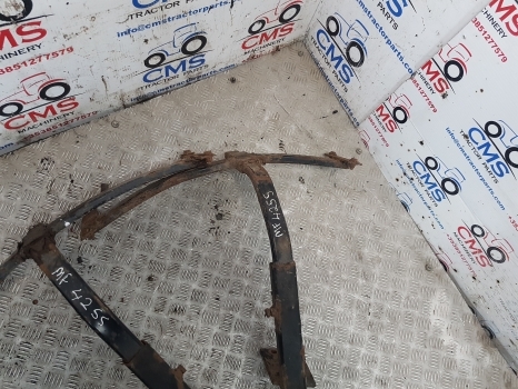 Massey Ferguson 4255, 390, 4255 Front Axle Mudguard Bracket Pair 3760052m10 - Guardabarros para Maquinaria agrícola: foto 4 Massey Ferguson 4255, 390, 4255 Front Axle Mudguard Bracket Pair 3760052m10 - Guardabarros para Maquinaria agrícola: foto 4