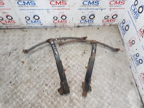 Massey Ferguson 4255, 390, 4255 Front Axle Mudguard Bracket Pair 3760052m10 - Guardabarros para Maquinaria agrícola: foto 2 Massey Ferguson 4255, 390, 4255 Front Axle Mudguard Bracket Pair 3760052m10 - Guardabarros para Maquinaria agrícola: foto 2