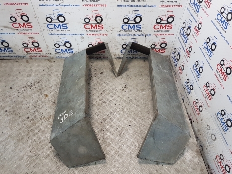 Massey Ferguson Industrial 30e Cab Mudguard Pair Mf30emudguard - Guardabarros para Maquinaria agrícola: foto 1 Massey Ferguson Industrial 30e Cab Mudguard Pair Mf30emudguard - Guardabarros para Maquinaria agrícola: foto 1