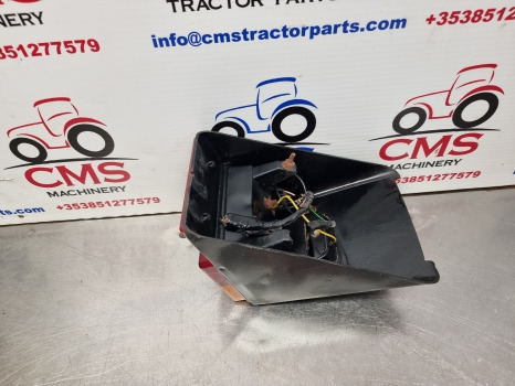 New Holland 7740, 40, Ts Series, Tail Light Support F0nn13n573aa - Luz/ Iluminación: foto 3 New Holland 7740, 40, Ts Series, Tail Light Support F0nn13n573aa - Luz/ Iluminación: foto 3