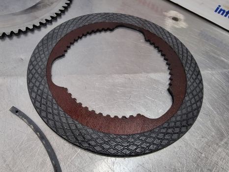 New Holland Case T6, T7, T6000, Cl4 Front Axle Brake Plate Disc Kit 87608346 - Discos de freno: foto 5 New Holland Case T6, T7, T6000, Cl4 Front Axle Brake Plate Disc Kit 87608346 - Discos de freno: foto 5