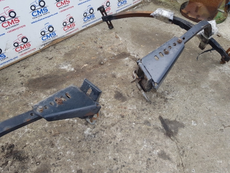 Guardabarros New Holland Case T6, T7, T6000, Maxxum Ser Front Mudguard Bracket Kit 47444870: foto 9