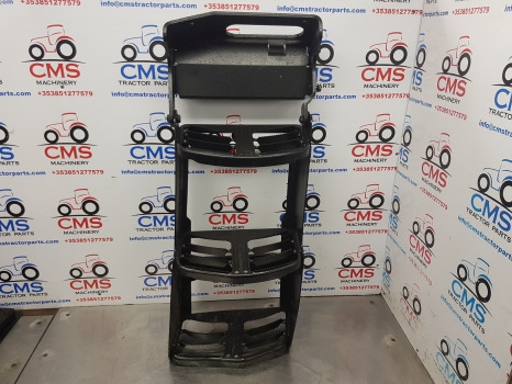 New Holland T5.100, 110, 120 Foot Step Lhs Complete 47655756, 47692166 - Peldaño: foto 1 New Holland T5.100, 110, 120 Foot Step Lhs Complete 47655756, 47692166 - Peldaño: foto 1