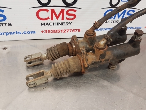 New Holland T5.95, T5, T6,case Farmall, Luxxum, Maxxum, Master Cylinder 84603968 - Cilindro de freno para Maquinaria agrícola: foto 2 New Holland T5.95, T5, T6,case Farmall, Luxxum, Maxxum, Master Cylinder 84603968 - Cilindro de freno para Maquinaria agrícola: foto 2