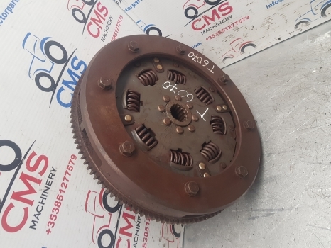 New Holland T6000, T7, T7000 T6070 Engine Flywheel Complete 87300081; 87300082 - Volante de inercia para Tractor: foto 4 New Holland T6000, T7, T7000 T6070 Engine Flywheel Complete 87300081; 87300082 - Volante de inercia para Tractor: foto 4