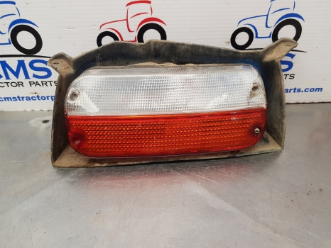 New Holland T6010, T6000, T7000,t7,tail Light With Support Rh 82032772, 87747246 - Luz/ Iluminación: foto 2 New Holland T6010, T6000, T7000,t7,tail Light With Support Rh 82032772, 87747246 - Luz/ Iluminación: foto 2