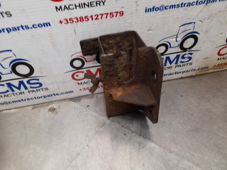 New Holland T7030, T7040 Case Puma 210 Hook, Drawbar Holding Bracket 82039820 - Bastidor/ Chasis: foto 3 New Holland T7030, T7040 Case Puma 210 Hook, Drawbar Holding Bracket 82039820 - Bastidor/ Chasis: foto 3