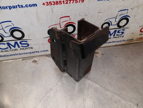 New Holland T7030, T7040 Case Puma 210 Hook, Drawbar Holding Bracket 82039820 - Bastidor/ Chasis: foto 4 New Holland T7030, T7040 Case Puma 210 Hook, Drawbar Holding Bracket 82039820 - Bastidor/ Chasis: foto 4