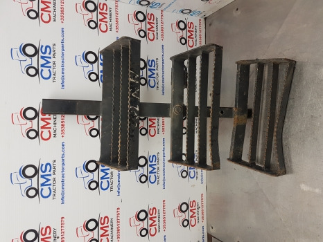 New Holland Tm, 60, Mxm, Fiat M Series Foot Step Assy Rhs 82019808, 82007892 - Peldaño: foto 2 New Holland Tm, 60, Mxm, Fiat M Series Foot Step Assy Rhs 82019808, 82007892 - Peldaño: foto 2