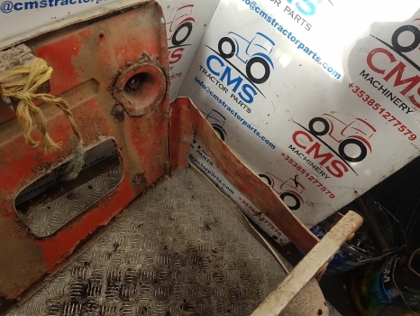 Zetor 5718 Engine Side Panel Assy 000000 - Carrocería y exterior para Tractor: foto 5 Zetor 5718 Engine Side Panel Assy 000000 - Carrocería y exterior para Tractor: foto 5