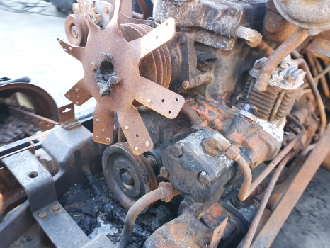 Zetor Proxima 8441 Front, Rear Axle, Engine, Transmission, Hydraulic, Lift Parts - Motor y piezas: foto 2 Zetor Proxima 8441 Front, Rear Axle, Engine, Transmission, Hydraulic, Lift Parts - Motor y piezas: foto 2