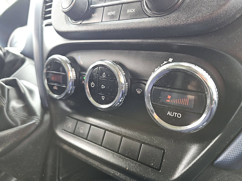 Leasing de Iveco Daily 35S14 L2H2 3.5T-Trekhaak ! Iveco Daily 35S14 L2H2 3.5T-Trekhaak !: foto 9 Leasing de Iveco Daily 35S14 L2H2 3.5T-Trekhaak ! Iveco Daily 35S14 L2H2 3.5T-Trekhaak !: foto 9