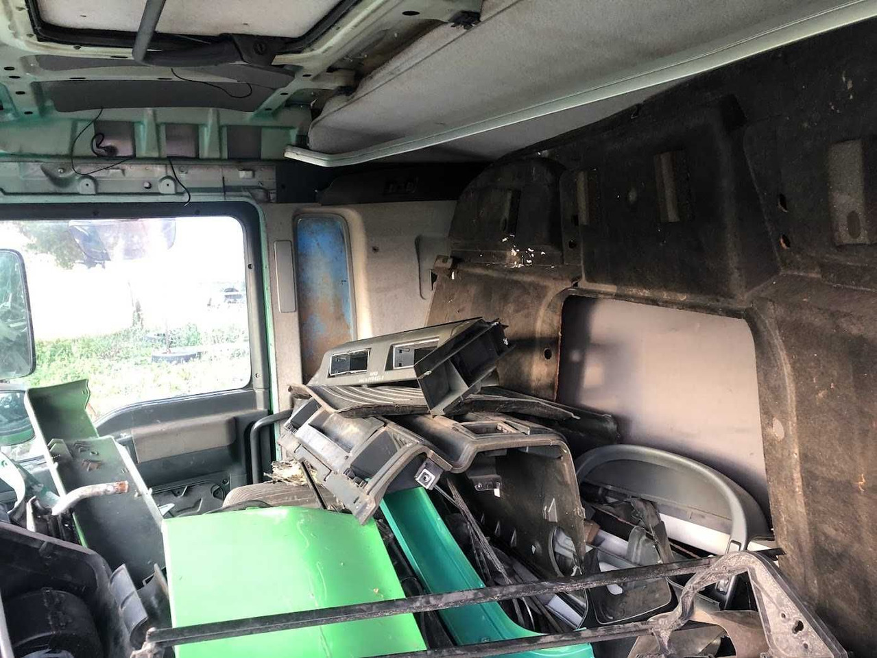 Kabina niska do MAN TGA , 2007 r - Cabina para Camión: foto 4 Kabina niska do MAN TGA , 2007 r - Cabina para Camión: foto 4