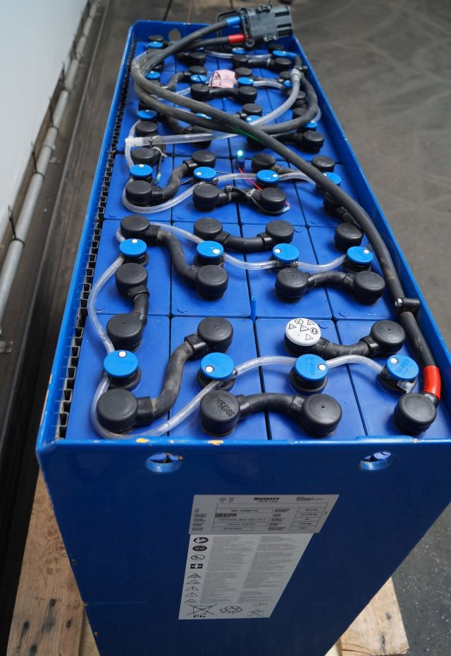 Hawker unknown | Battery 48V775Ah 48 5 PZMM775 Year 2023 weight 1132 kg sn. 8087 - Acumulador para Equipo de manutención: foto 2 Hawker unknown | Battery 48V775Ah 48 5 PZMM775 Year 2023 weight 1132 kg sn. 8087 - Acumulador para Equipo de manutención: foto 2
