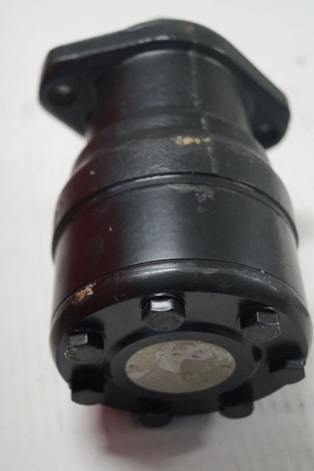 Jungheinrich 26906940 | Stuur motor Steering motor WRL reachtruck till year 2003 - Motor hidráulico para Equipo de manutención: foto 2 Jungheinrich 26906940 | Stuur motor Steering motor WRL reachtruck till year 2003 - Motor hidráulico para Equipo de manutención: foto 2