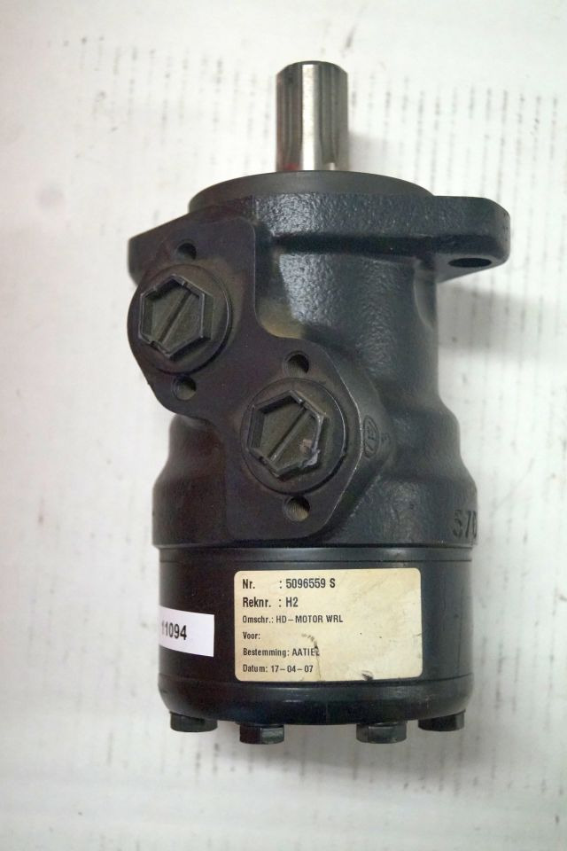 Jungheinrich 26906940 | Stuur motor Steering motor WRL reachtruck till year 2003 - Motor hidráulico para Equipo de manutención: foto 1 Jungheinrich 26906940 | Stuur motor Steering motor WRL reachtruck till year 2003 - Motor hidráulico para Equipo de manutención: foto 1