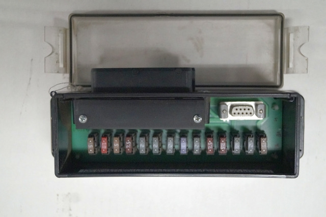 Jungheinrich 51183673 | Zekeringkast Fusebox for ETV from year 2011 sn. 02/2850- Zekeringkast Fusebox for ETV from year 2011 sn. 02/2850-8150-13 - Fusible para Equipo de manutención: foto 2 Jungheinrich 51183673 | Zekeringkast Fusebox for ETV from year 2011 sn. 02/2850- Zekeringkast Fusebox for ETV from year 2011 sn. 02/2850-8150-13 - Fusible para Equipo de manutención: foto 2