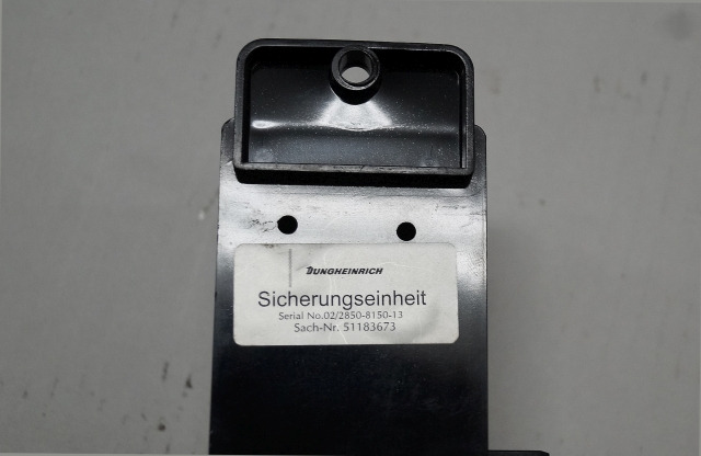 Jungheinrich 51183673 | Zekeringkast Fusebox for ETV from year 2011 sn. 02/2850- Zekeringkast Fusebox for ETV from year 2011 sn. 02/2850-8150-13 - Fusible para Equipo de manutención: foto 3 Jungheinrich 51183673 | Zekeringkast Fusebox for ETV from year 2011 sn. 02/2850- Zekeringkast Fusebox for ETV from year 2011 sn. 02/2850-8150-13 - Fusible para Equipo de manutención: foto 3
