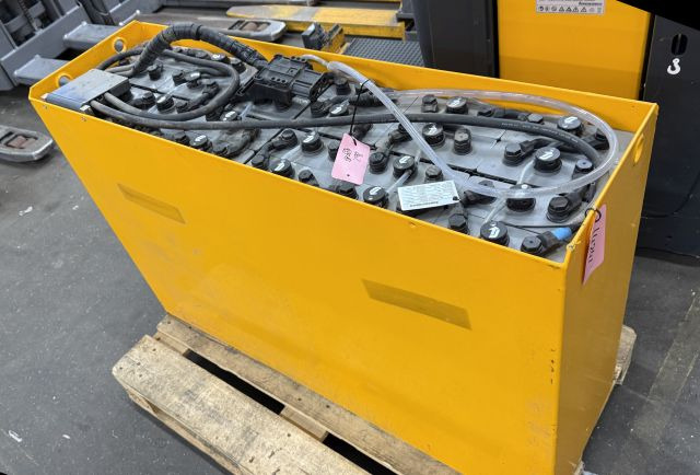 Jungheinrich unknown | 48 4PZS620 year 20/2020 sn. C81179598 dimensions 1220x355 - Acumulador para Equipo de manutención: foto 1 Jungheinrich unknown | 48 4PZS620 year 20/2020 sn. C81179598 dimensions 1220x355 - Acumulador para Equipo de manutención: foto 1