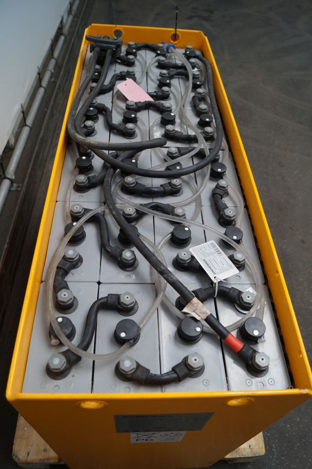 Jungheinrich unknown | Battery 48V775Ah 05-EPZS775SC Year 2024 weight 1135 kg sn - Acumulador para Equipo de manutención: foto 2 Jungheinrich unknown | Battery 48V775Ah 05-EPZS775SC Year 2024 weight 1135 kg sn - Acumulador para Equipo de manutención: foto 2