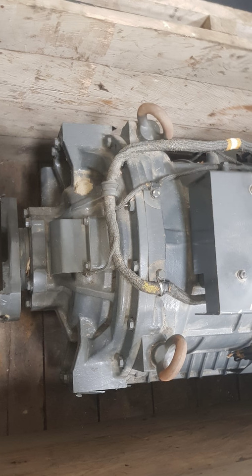 KOMATSU Transmission New / Reman RM561-15-72030 | 561-15-72030 - Transmisión para Camión: foto 2 KOMATSU Transmission New / Reman RM561-15-72030 | 561-15-72030 - Transmisión para Camión: foto 2