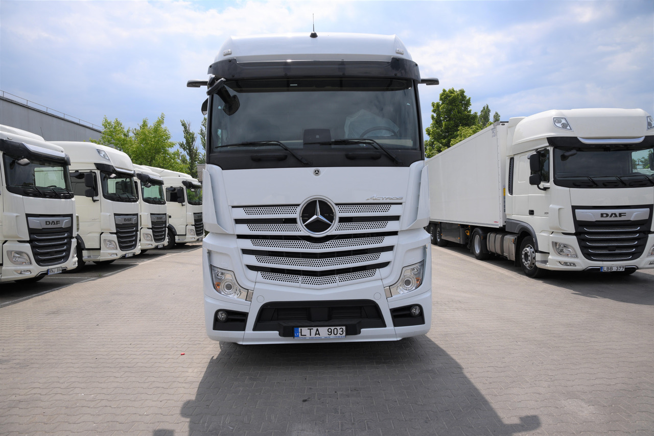 Mercedes-Benz Actros 5 1845 BigSpace - Cabeza tractora: foto 3 Mercedes-Benz Actros 5 1845 BigSpace - Cabeza tractora: foto 3