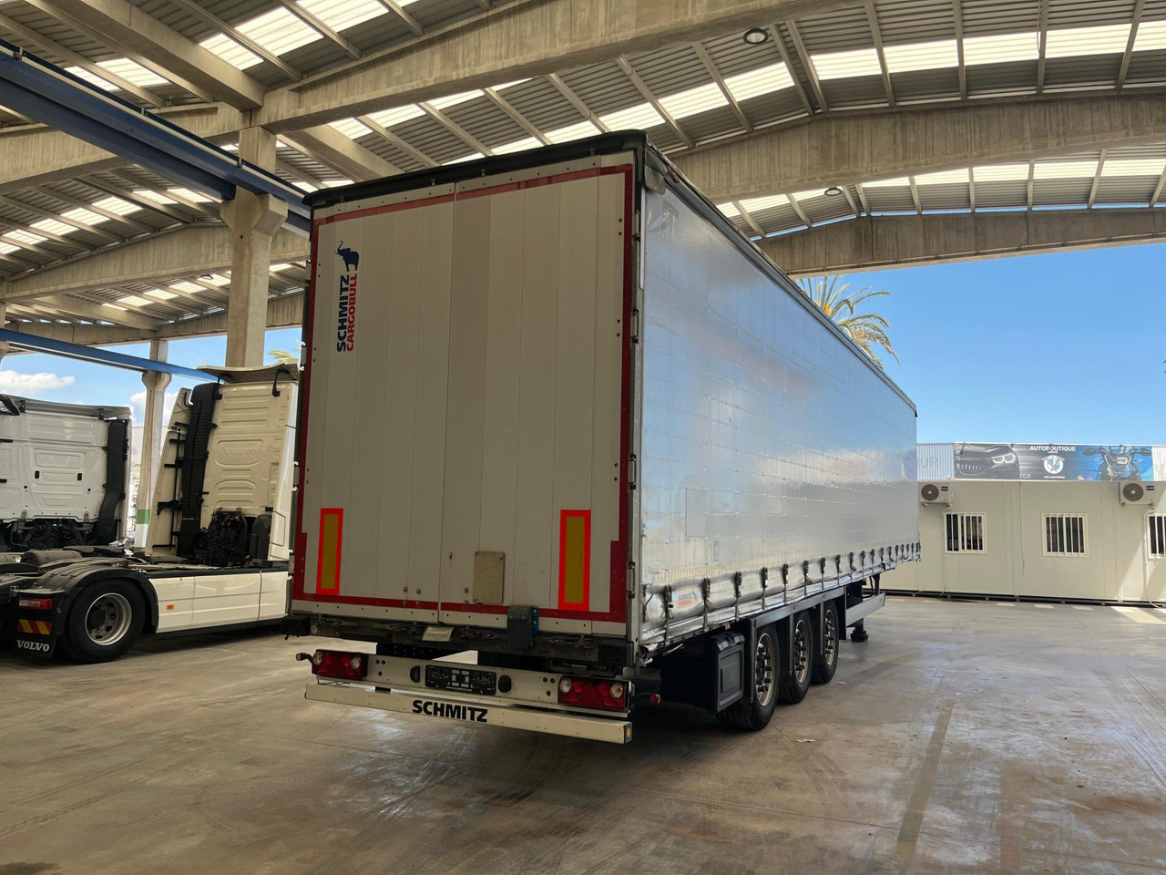 Schmitz Cargobull SCS24/L Varios - Semirremolque lona: foto 4 Schmitz Cargobull SCS24/L Varios - Semirremolque lona: foto 4