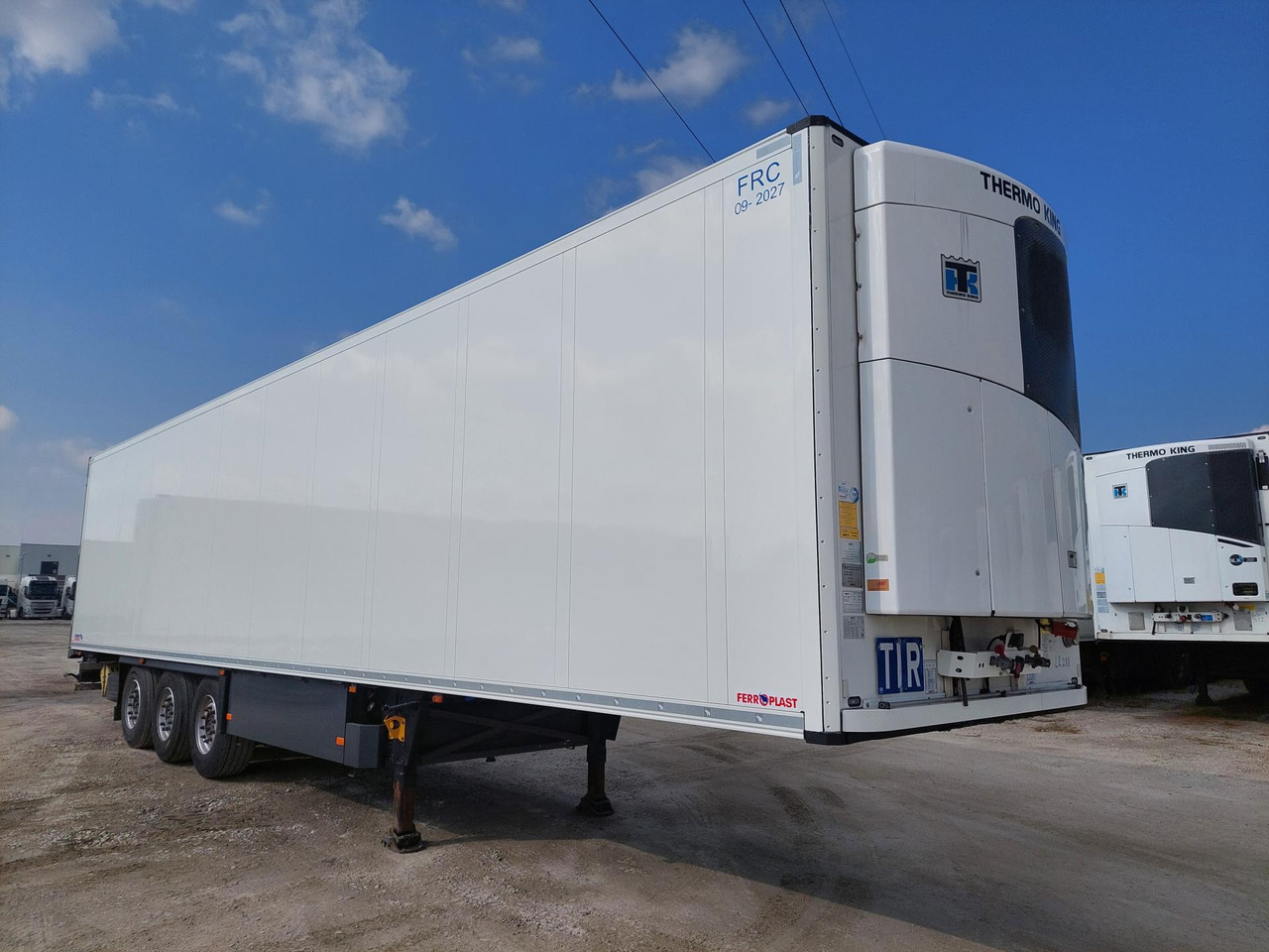 Schmitz Cargobull SKO Double Deck FP 60 ThermoKing SLXi 300 Lifting Axle - Semirremolque frigorífico: foto 3 Schmitz Cargobull SKO Double Deck FP 60 ThermoKing SLXi 300 Lifting Axle - Semirremolque frigorífico: foto 3