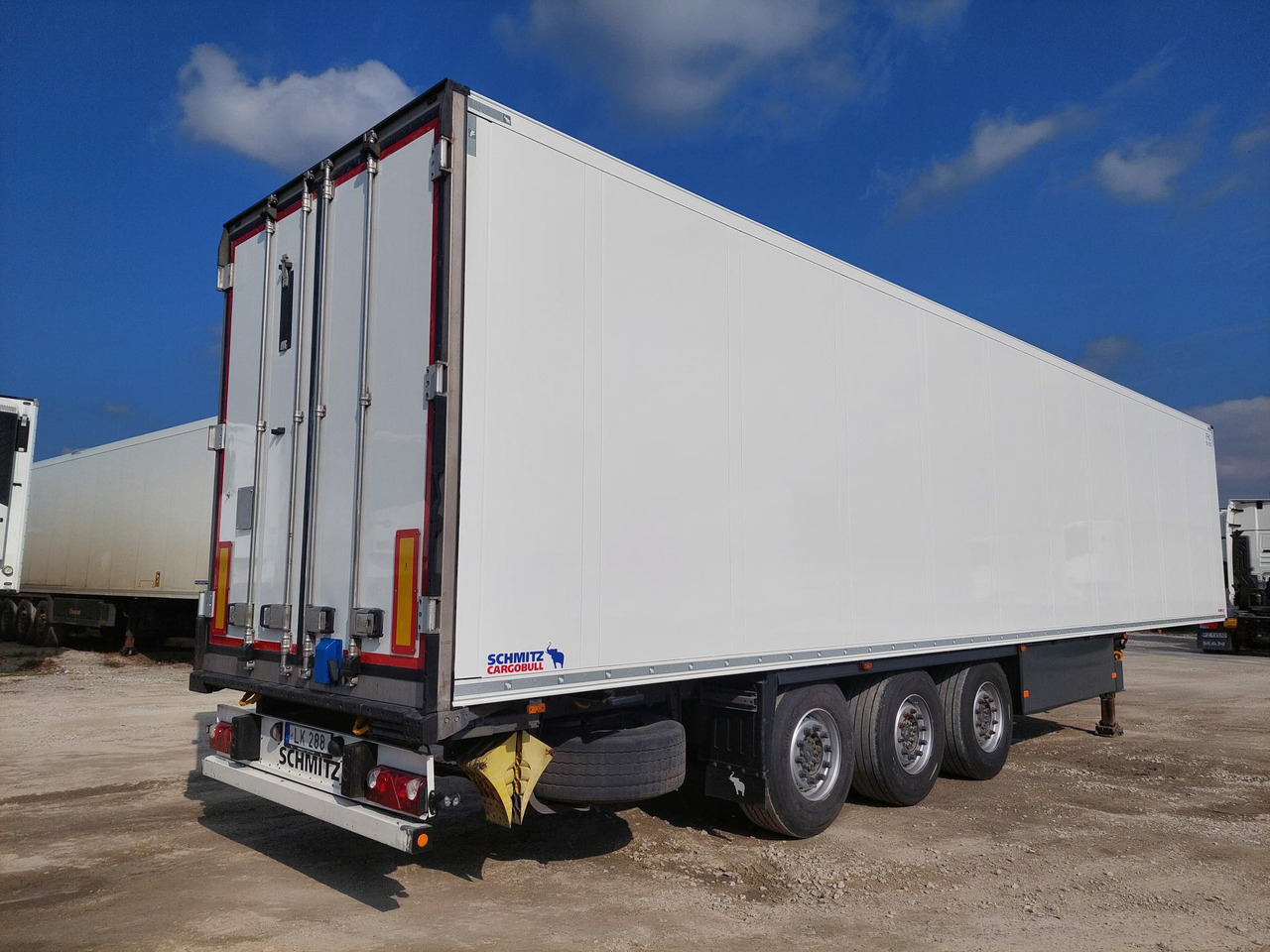Schmitz Cargobull SKO Double Deck FP 60 ThermoKing SLXi 300 Lifting Axle - Semirremolque frigorífico: foto 4 Schmitz Cargobull SKO Double Deck FP 60 ThermoKing SLXi 300 Lifting Axle - Semirremolque frigorífico: foto 4