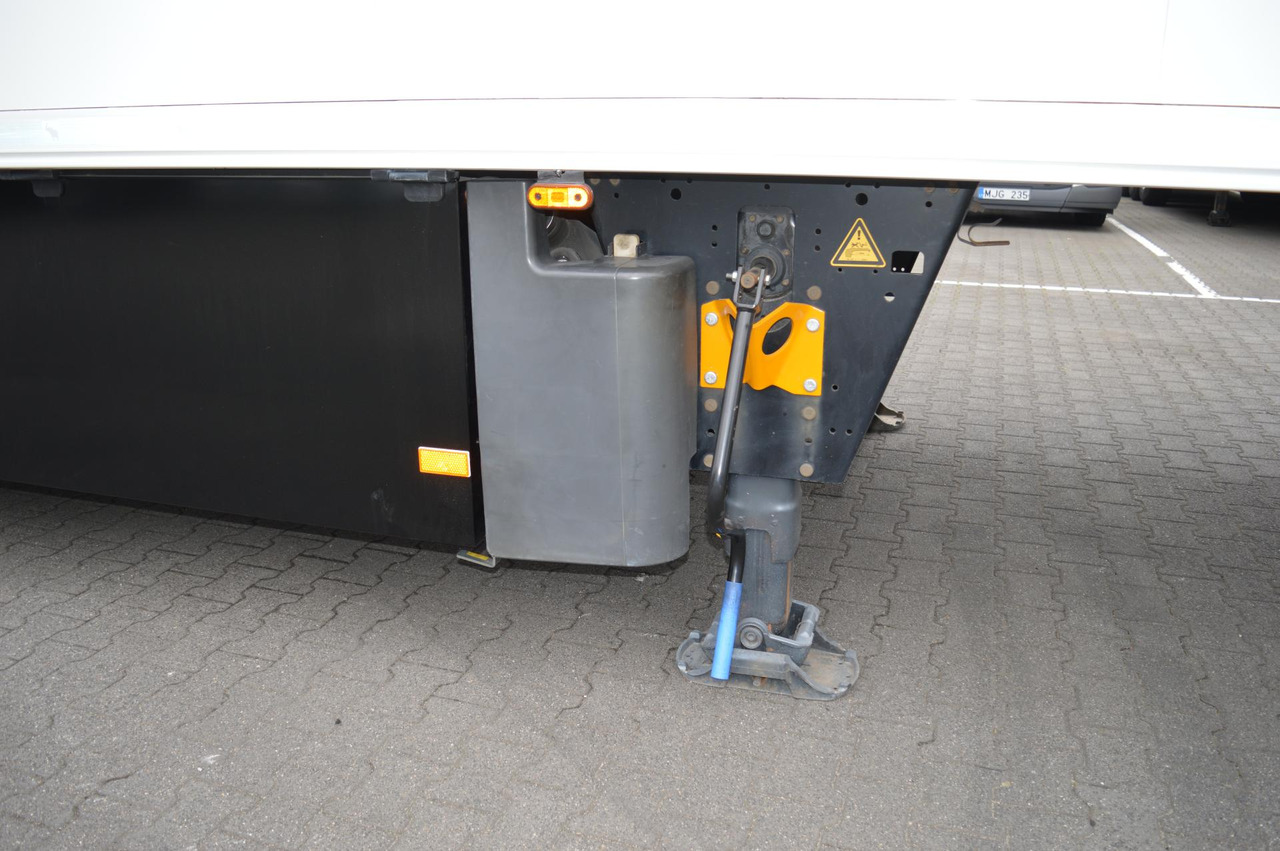 Schmitz Cargobull SKO FP 45 ThermoKing SLXi 300 - Semirremolque frigorífico: foto 4 Schmitz Cargobull SKO FP 45 ThermoKing SLXi 300 - Semirremolque frigorífico: foto 4