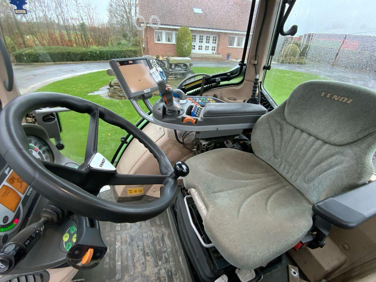 Fendt 724 Vario ProfiPlus - Tractor: foto 4 Fendt 724 Vario ProfiPlus - Tractor: foto 4