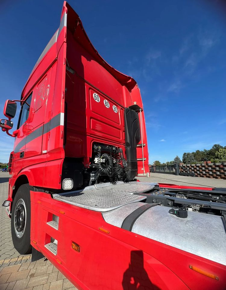 DAF XF 530 Super Space Cab | RETARDER | KLIMATYZACJA | EURO 6 | 2018 | 530 000 km - Cabeza tractora: foto 5 DAF XF 530 Super Space Cab | RETARDER | KLIMATYZACJA | EURO 6 | 2018 | 530 000 km - Cabeza tractora: foto 5