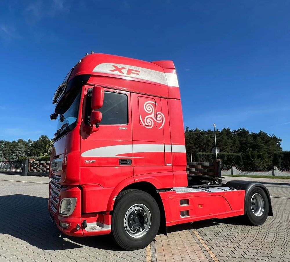 DAF XF 530 Super Space Cab | RETARDER | KLIMATYZACJA | EURO 6 | 2018 | 530 000 km - Cabeza tractora: foto 1 DAF XF 530 Super Space Cab | RETARDER | KLIMATYZACJA | EURO 6 | 2018 | 530 000 km - Cabeza tractora: foto 1